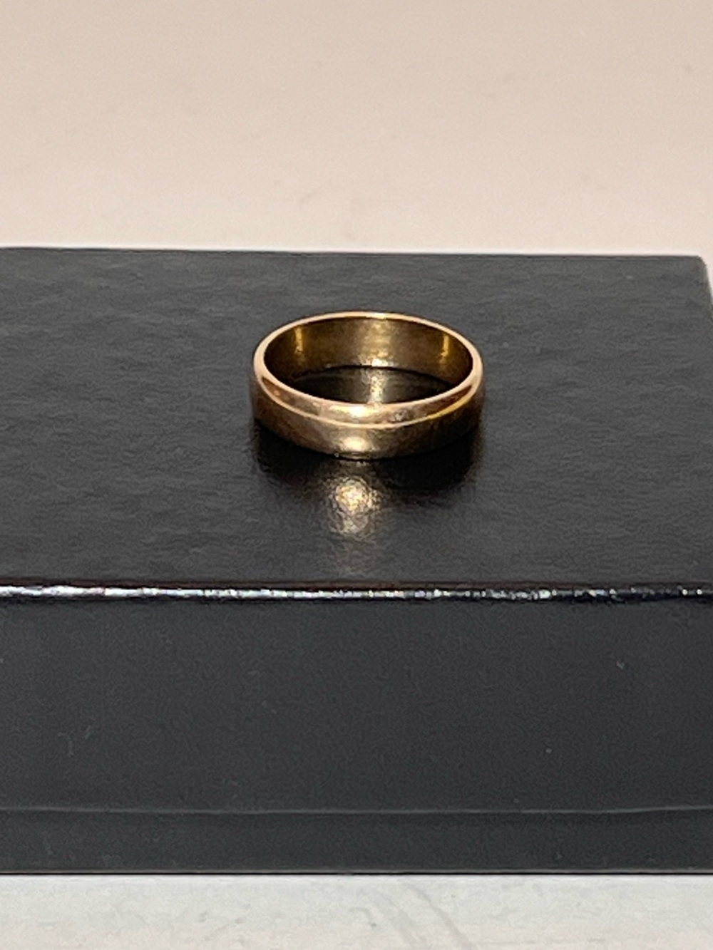 14K Yellow Gold Classic Wedding Band Unisex 4.85mm Size 7.5 - Picture 4 of 8